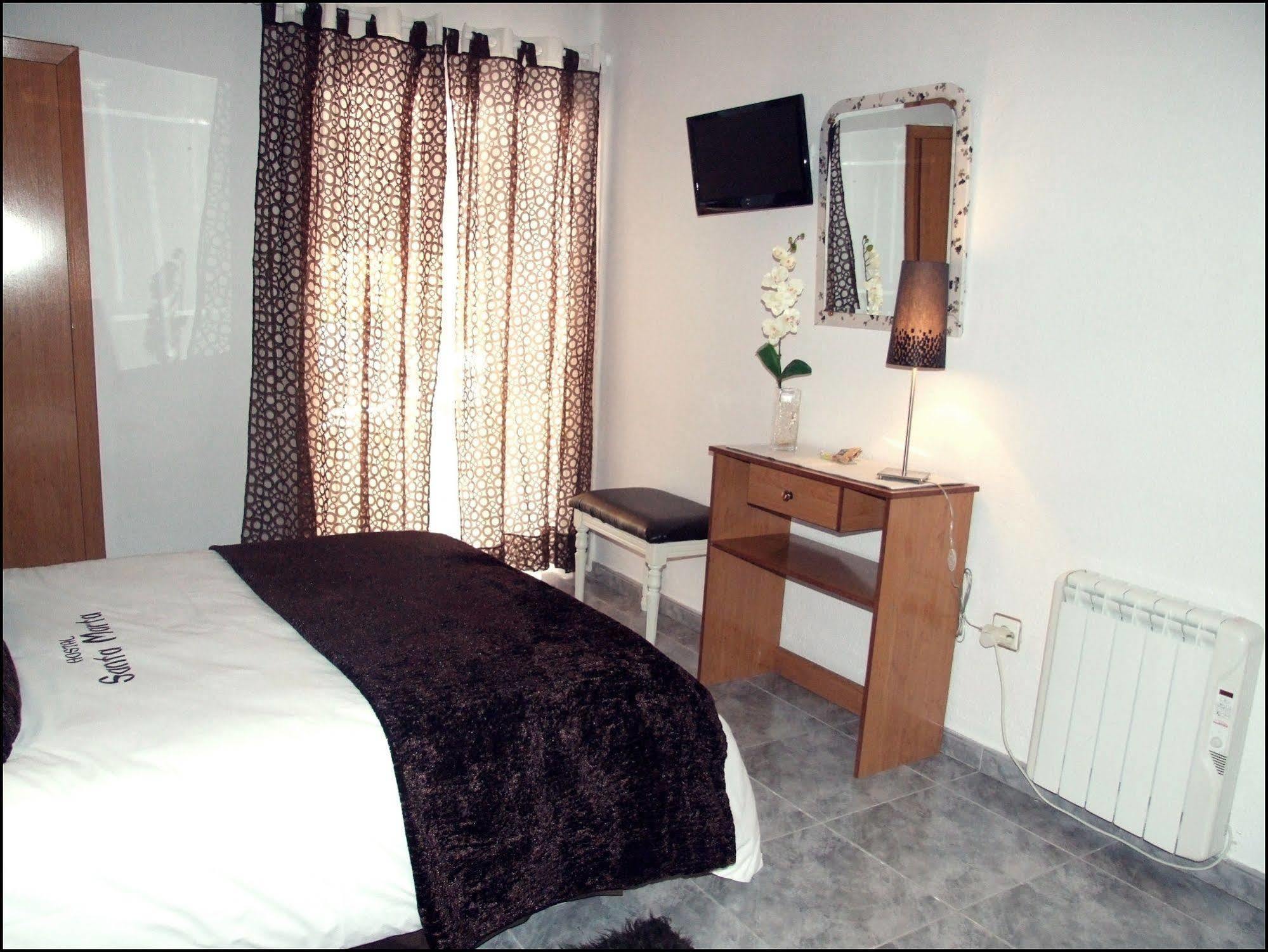 Hostal Santa Marta Aranjuez Exteriér fotografie
